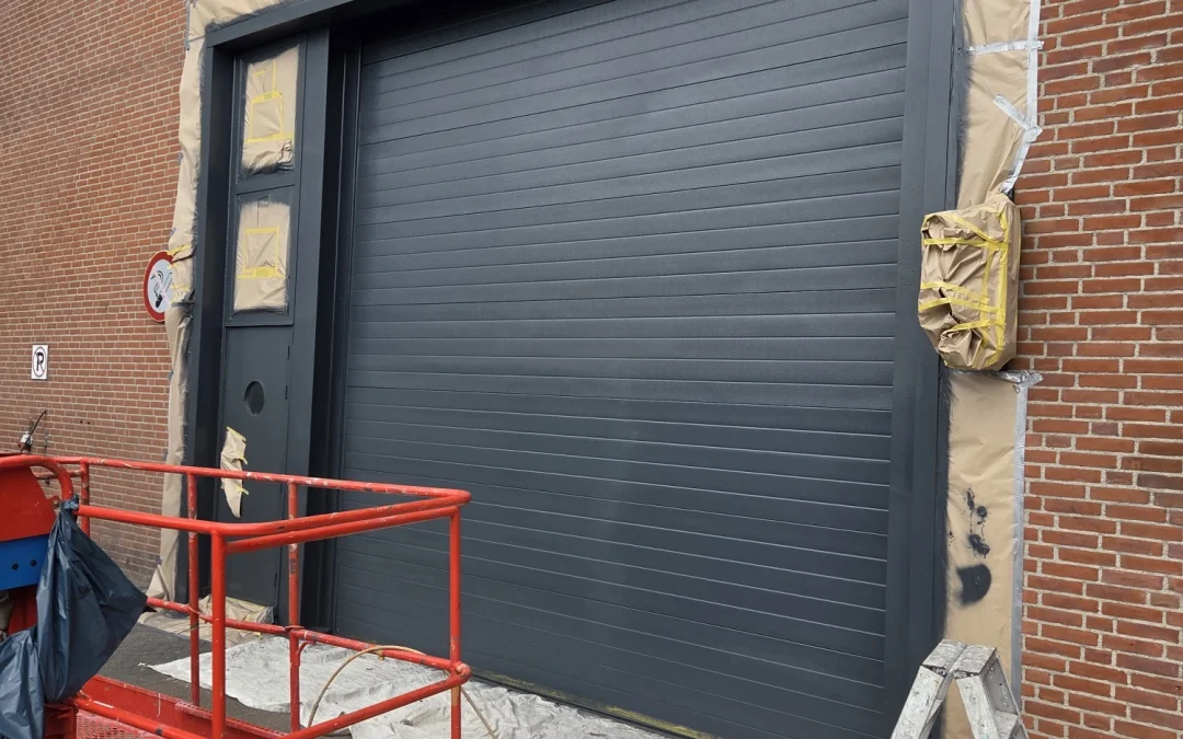 Spuiten van overheaddeuren